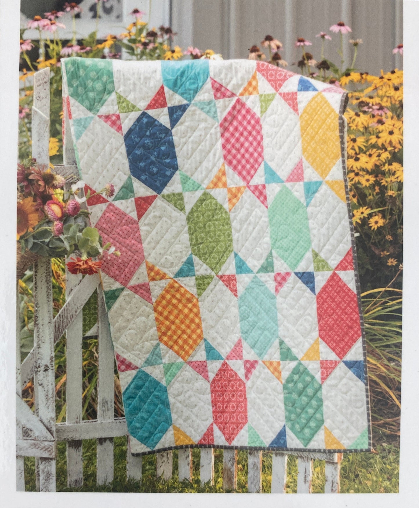 Forever Fabulous Fat Quarter Quilts - Annie's Quilting Book by Scott A Flanagan