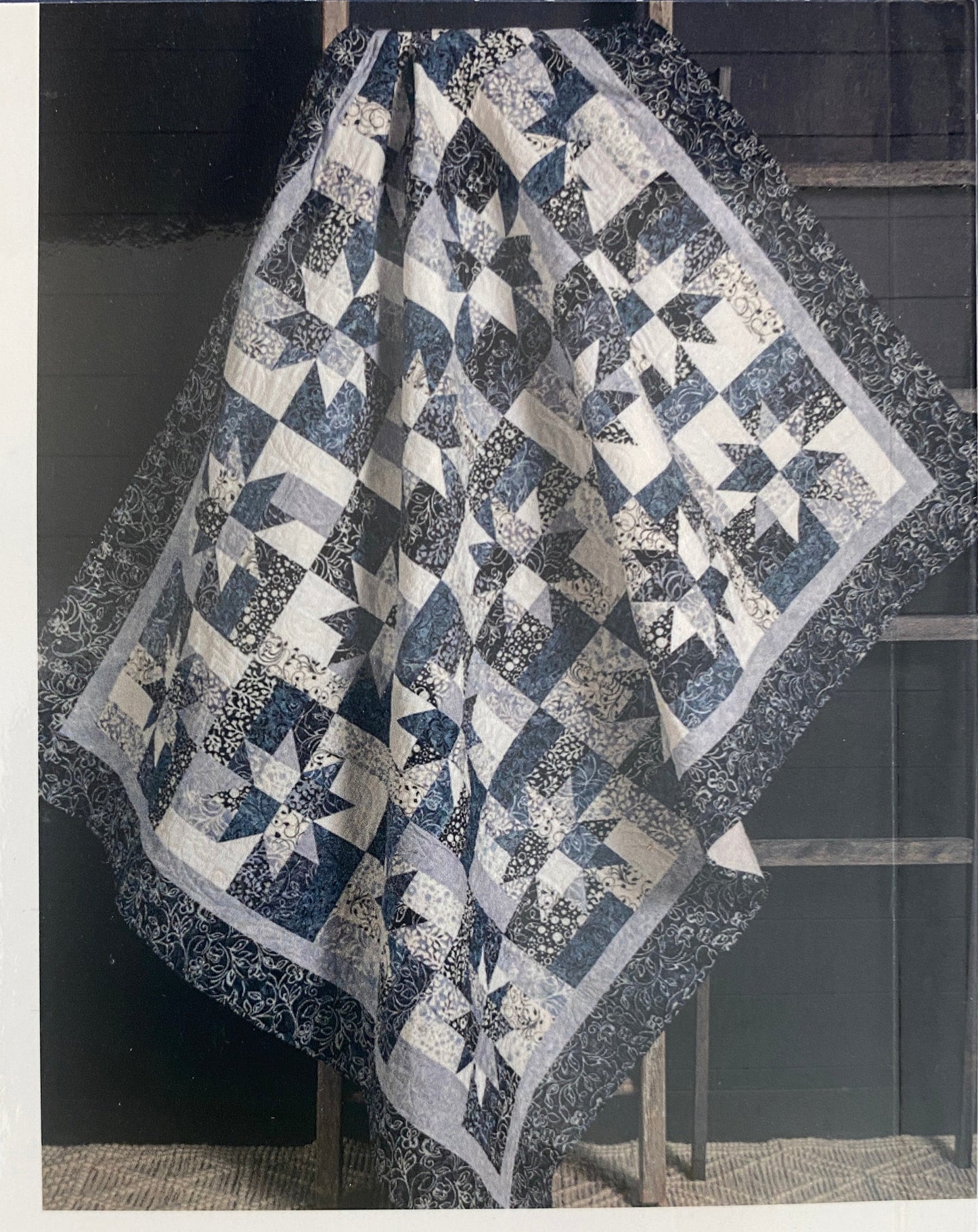 Forever Fabulous Fat Quarter Quilts - Annie's Quilting Book by Scott A Flanagan