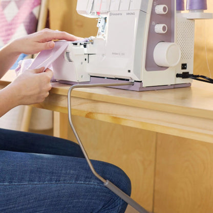 HUSQVARNA® VIKING® AMBER™ S | 300 Overlock Machine