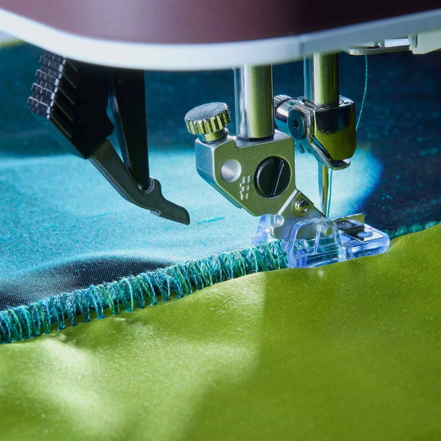 PFAFF® quilt expression™ 725 Sewing Machine