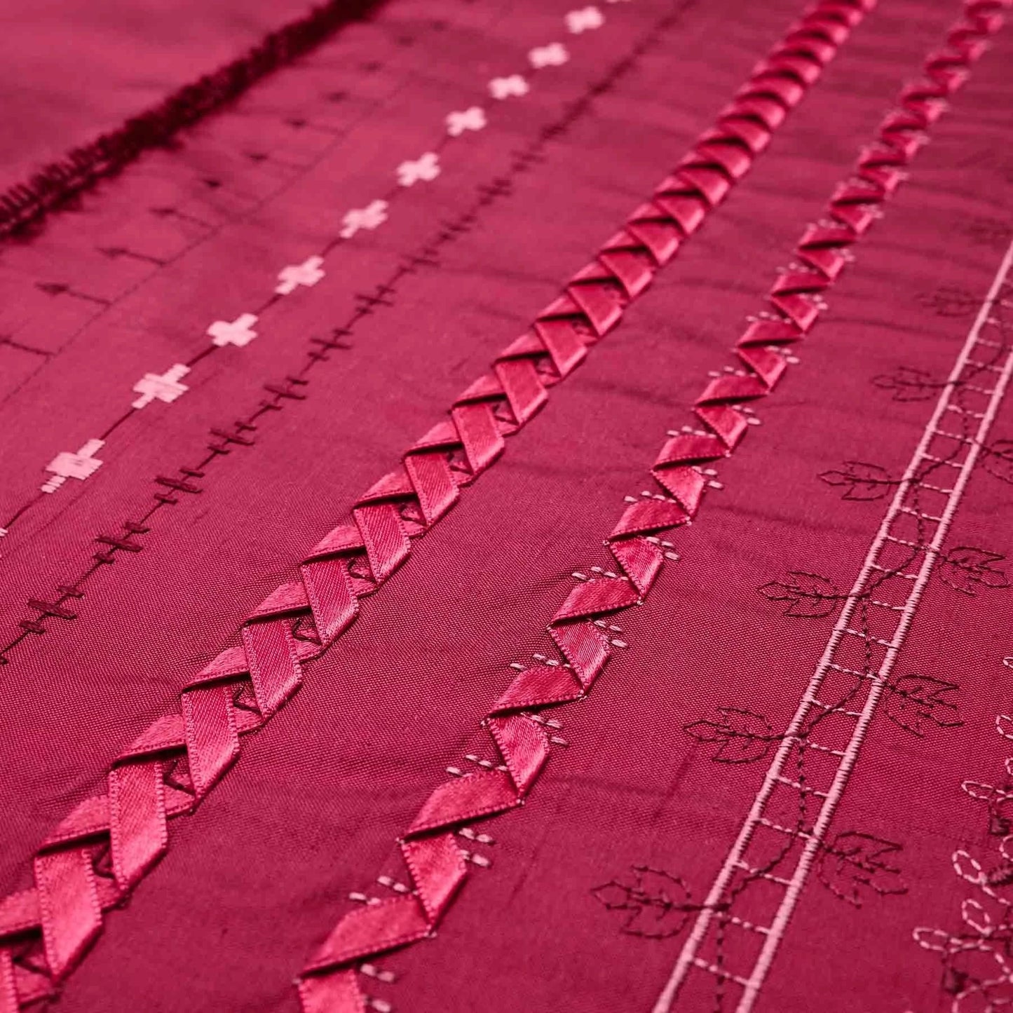 PFAFF® quilt expression™ 725 Sewing Machine