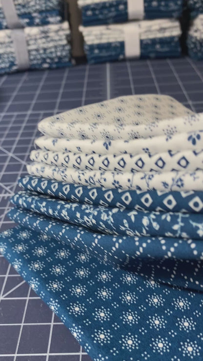 8 Fabric Fat Quarter Bundle - Blue and White Classic Keepsakes from Benartex